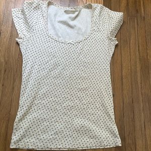 Doen short sleeve scoop neck tee size M, EUC